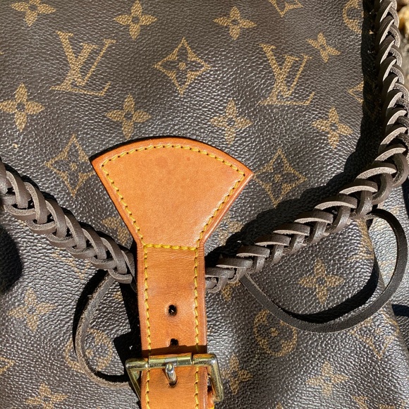 LV Louis Vuitton GM Montsauris Backpack - Picture 3 of 10